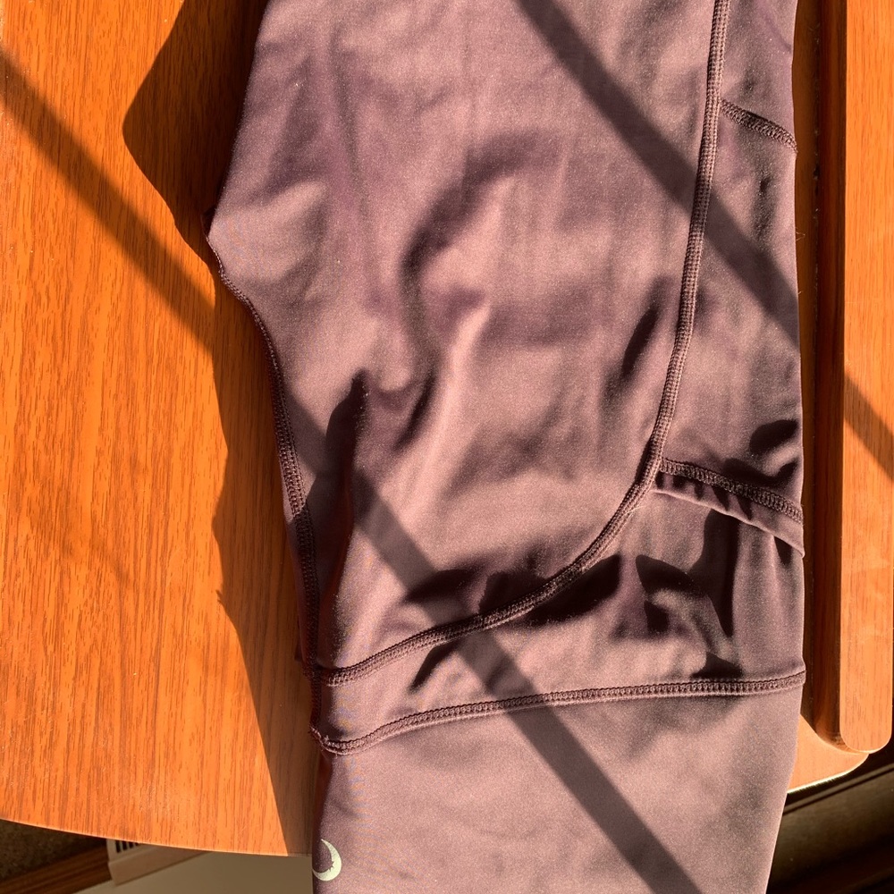 Zyia wine pocket brilliant capris pants